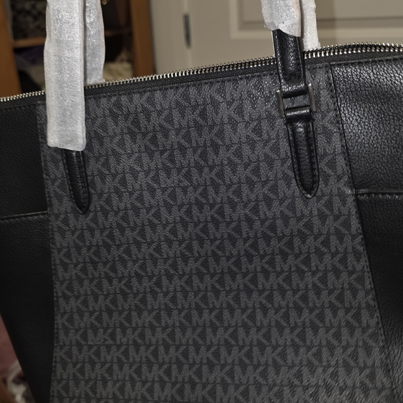 Michael Kors Handbags - Michael Kors Black Monogram Tote